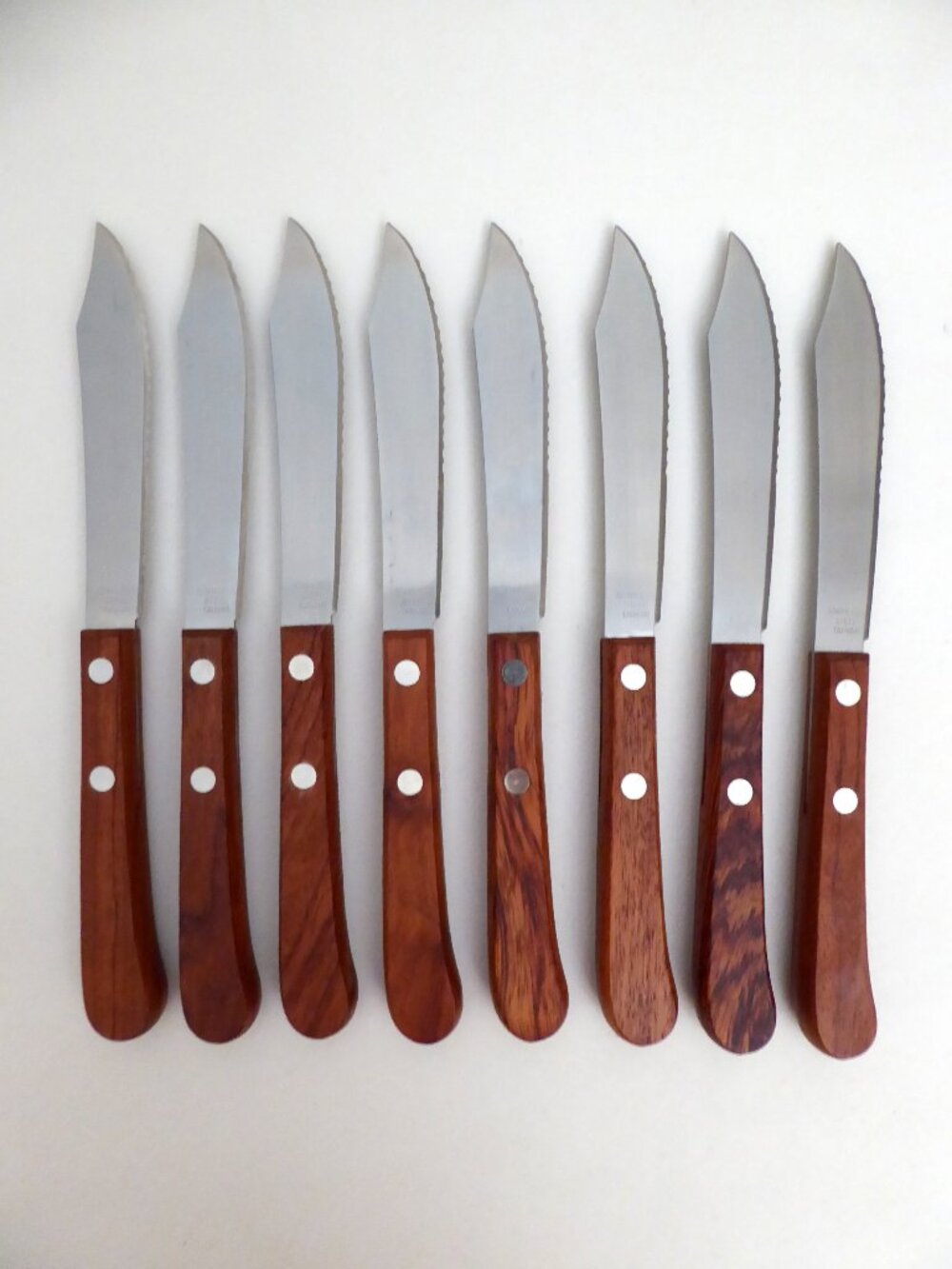 NEW MARTHA STEWART EVERYDAY SERRATED RIVETED STAINLESS STEEL STEAK KNIFE SET